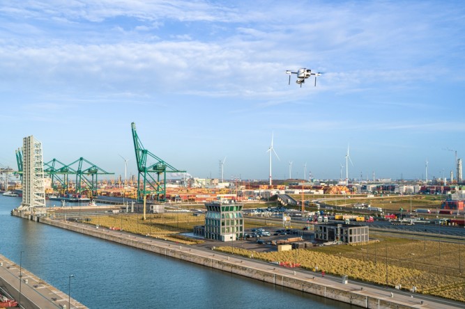 Le port d'Anvers utilise des drones pour surveiller l'activité portuaire