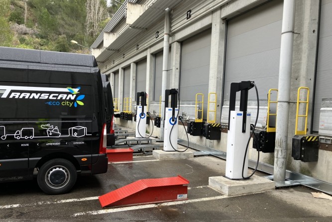 Logistique urbaine : Transcan installe une station de recharge électrique Chargepoly à Nice