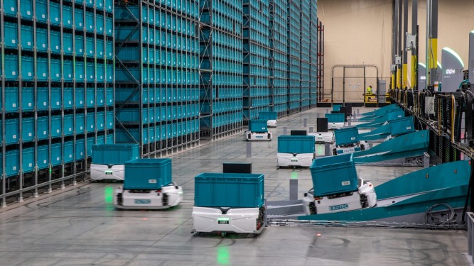 Exotec dépasse la barre du milliard de dollars de produits commercialisés, avec 7 000 robots d'entrepôt fabriqués