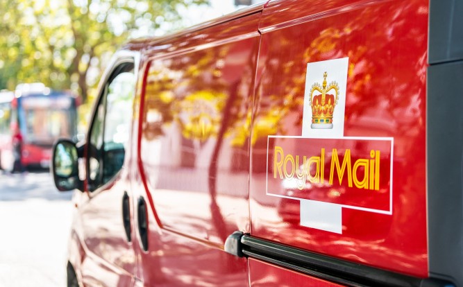 IDS rejette la proposition de rachat de Royal Mail effectuée par EP Group, société de Daniel Křetínský